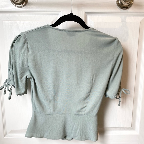 Summer top - Picture 2 of 2